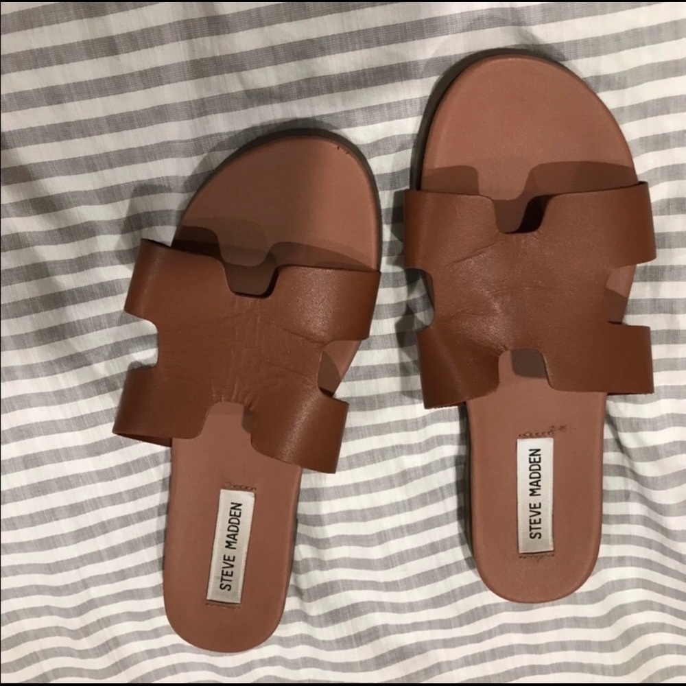 Steven madden Sandals (fits like an 8)